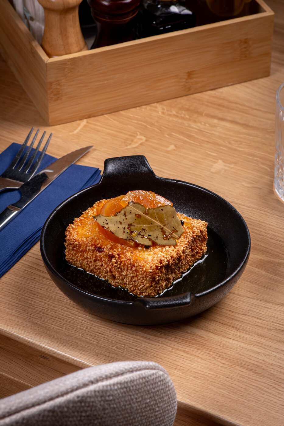 Saganaki iz tiganja sa medom